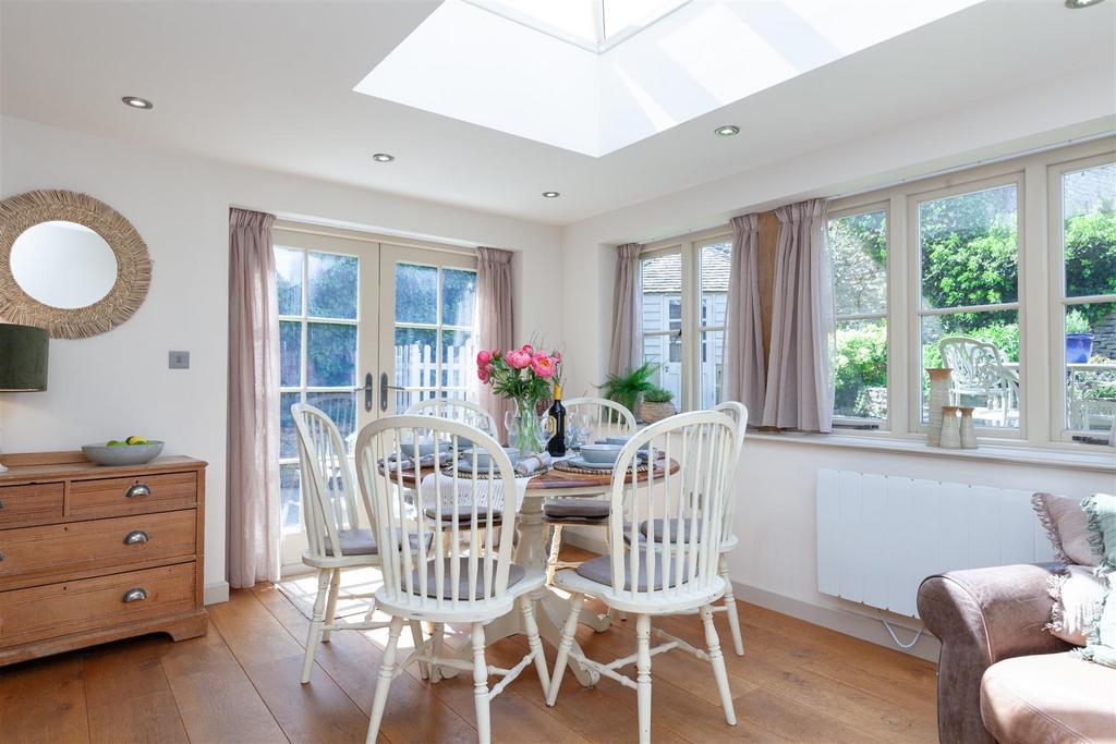 Kitchen   Dining Area 3.jpg