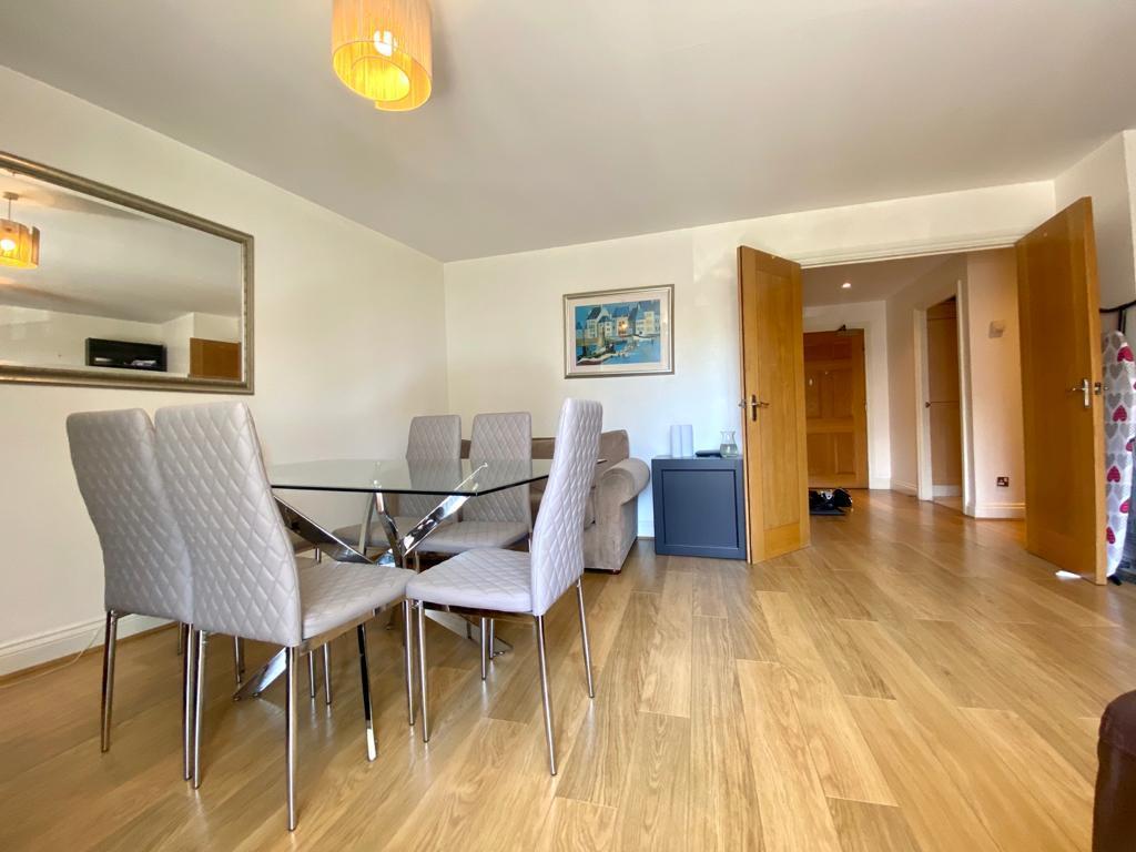 1 Palgrave Gardens, London 2 bed flat £3,500 pcm (£808 pw)
