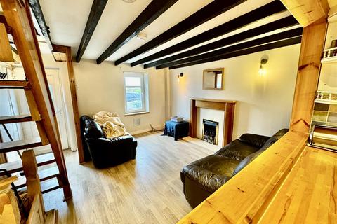2 bedroom terraced house to rent, Abererch Road, Pwllheli