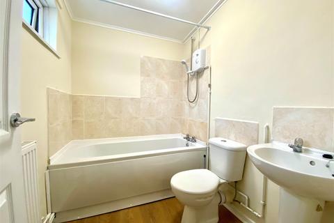 2 bedroom flat to rent, Glanffornwg, Wildmill, Bridgend County Borough, CF31 1RH