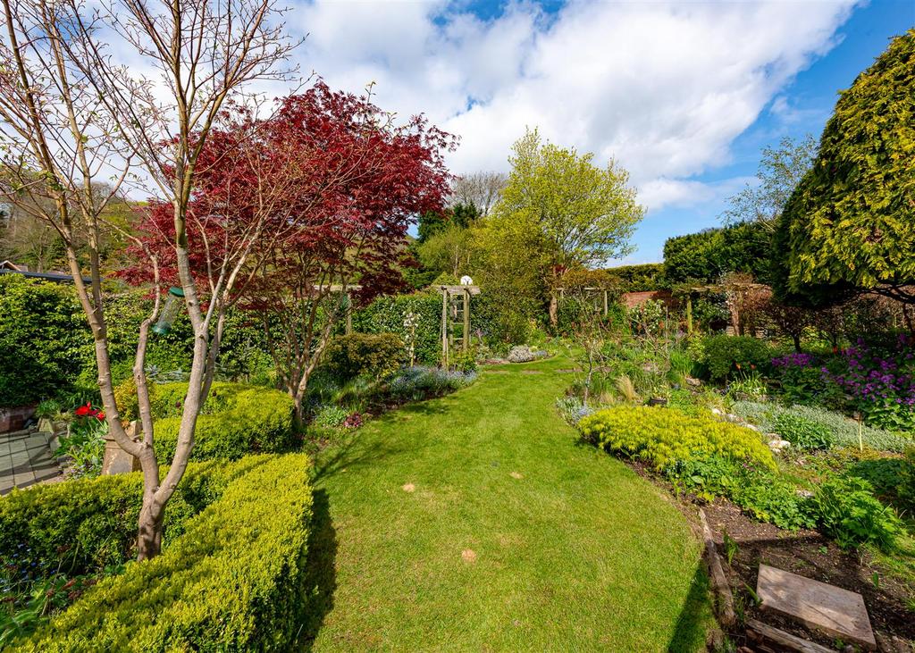 5 Torvale Road-garden2.jpg