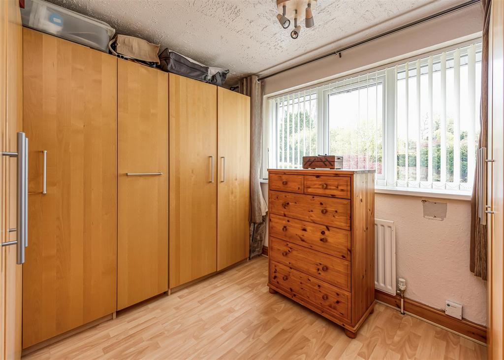 5 Torvale Road-bed3.jpg