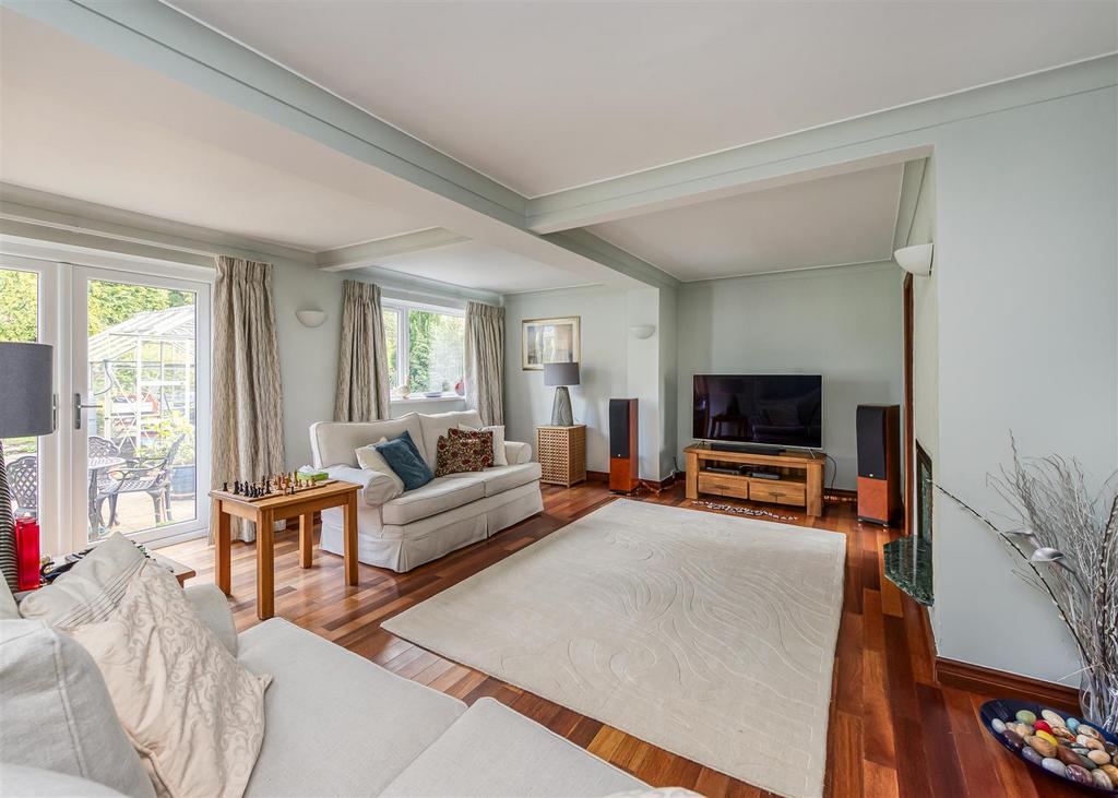 5 Torvale Road-lounge1.jpg