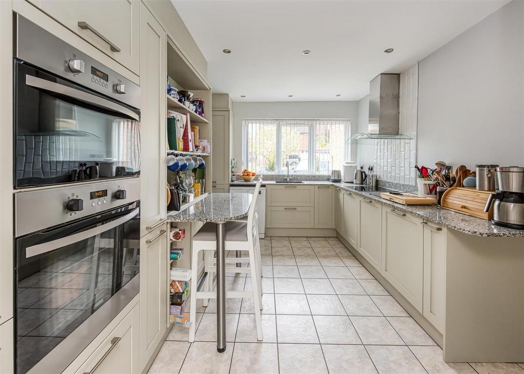 5 Torvale Road-kitchen.jpg