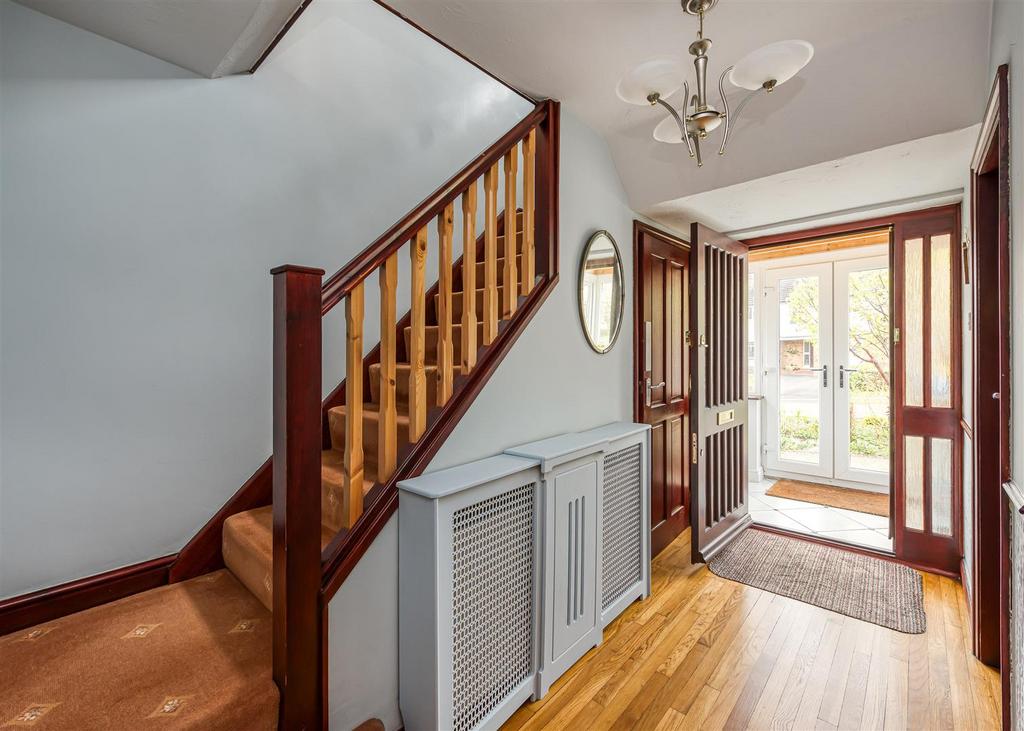 5 Torvale Road-hall.jpg