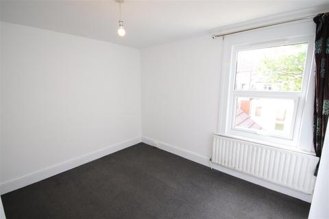 9 Gladstone Road, Dartford, DA1 1TU