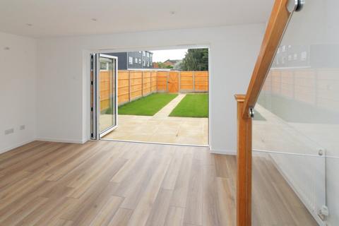 2 Palmer Close, Shefford, SG17 5EE