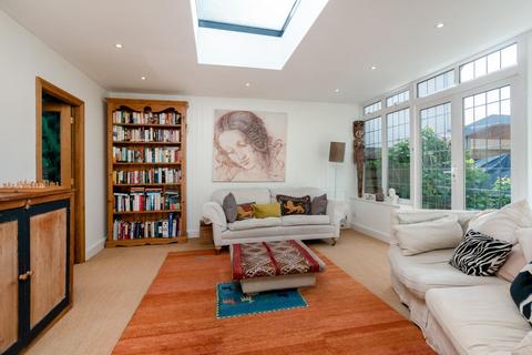 21 Avenue Road, Stratford-upon-avon, CV37 6UW