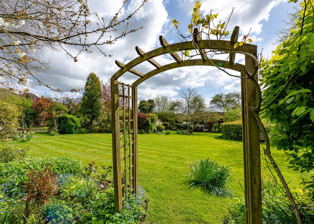 Leafields Farm-external2.jpg