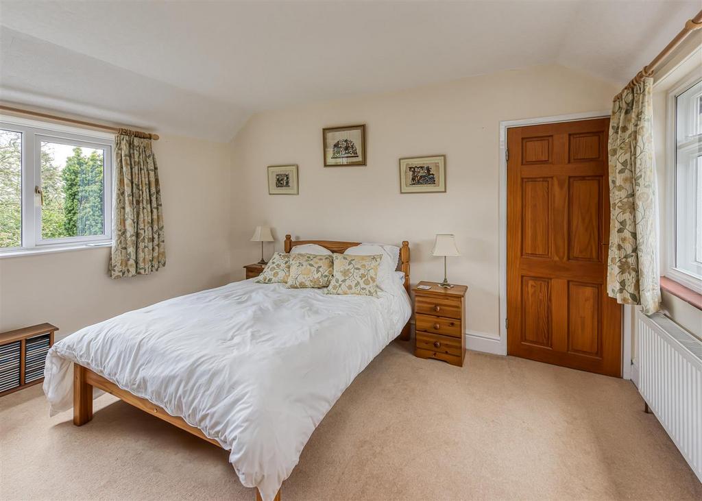 Leafields Farm-bed2.jpg