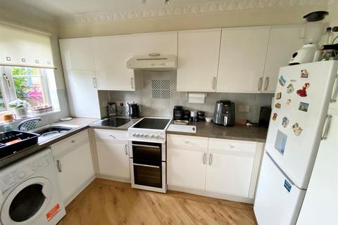 10 Ambleside Close, Macclesfield, SK11 8PY