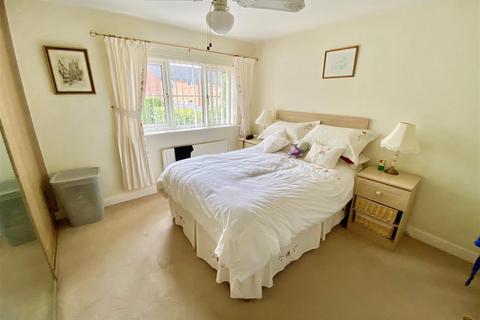 10 Ambleside Close, Macclesfield, SK11 8PY