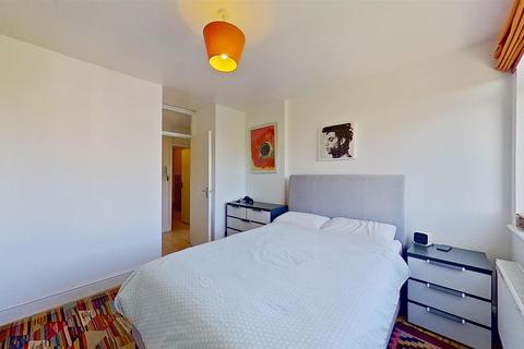94 Strathdon Drive, London, SW17 0PW
