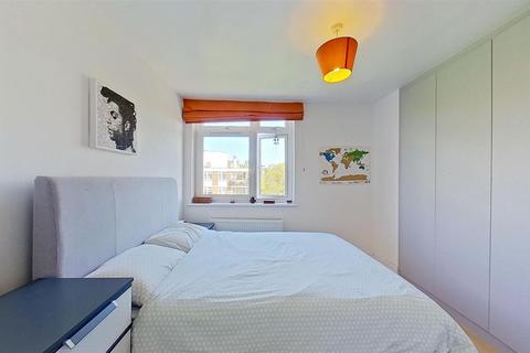 94 Strathdon Drive, London, SW17 0PW