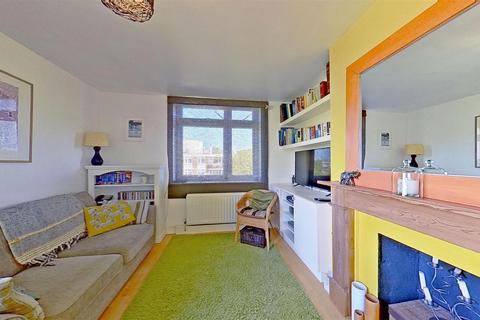94 Strathdon Drive, London, SW17 0PW