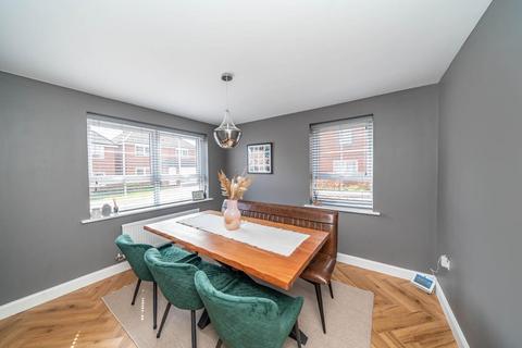 13 Simmons Drive, Hednesford, Cannock, WS12 4XH
