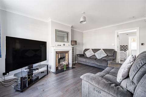 2 bedroom house for sale, Oswald Road, Leatherhead KT22