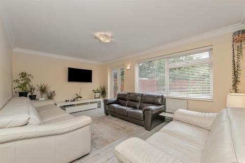 3 bedroom detached house for sale, Cell Barnes Lane, St. Albans