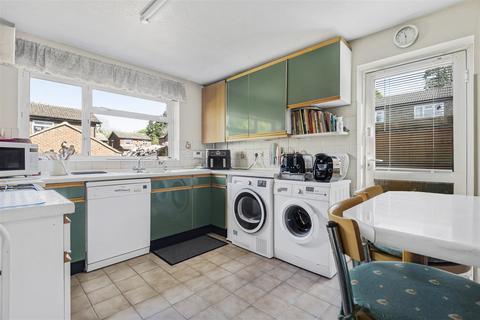 2 Benson Close, Reading, RG2 7LP