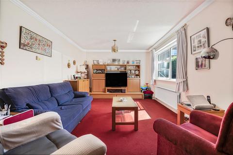 2 Benson Close, Reading, RG2 7LP