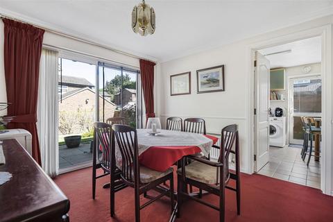 2 Benson Close, Reading, RG2 7LP