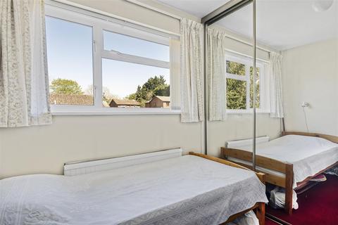 2 Benson Close, Reading, RG2 7LP