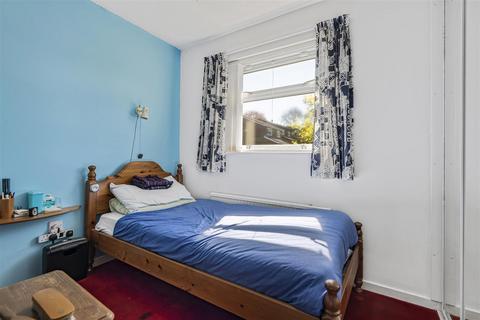 2 Benson Close, Reading, RG2 7LP