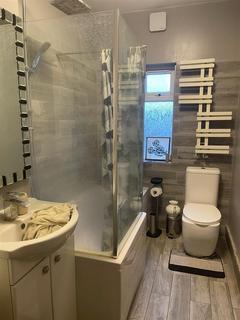 2 bedroom property to rent, Watford Way, London