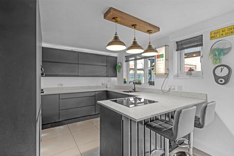 5 Fox Garth, Brafferton, York, YO61 2QL