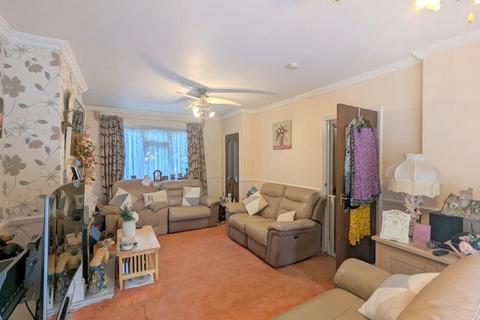 143 Bedfont Lane, Feltham, TW14 9NH