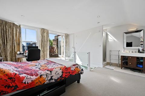 4 bedroom end of terrace house for sale, Hebron Road, London W6