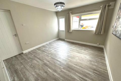 1 bedroom ground floor flat to rent, Merridale Road, Wolverhampton, WV3 9SB