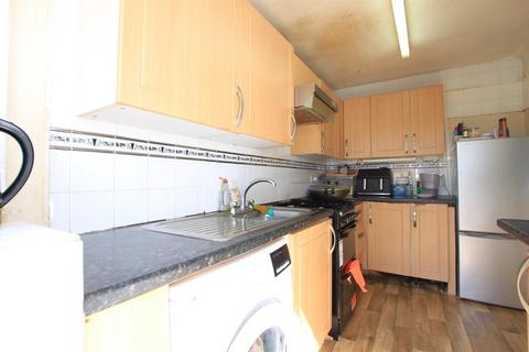 3 bedroom terraced house for sale, Channel Close, Heston TW5