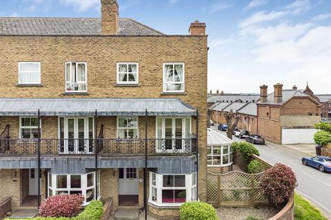 3 bedroom townhouse for sale, Heathcote Place, Newmarket CB8