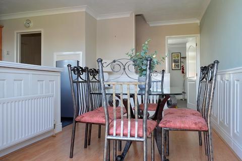 6 Tavistock Drive, Chadderton, Oldham, OL9 0RQ