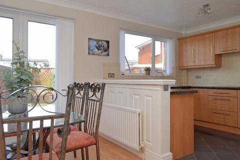 6 Tavistock Drive, Chadderton, Oldham, OL9 0RQ