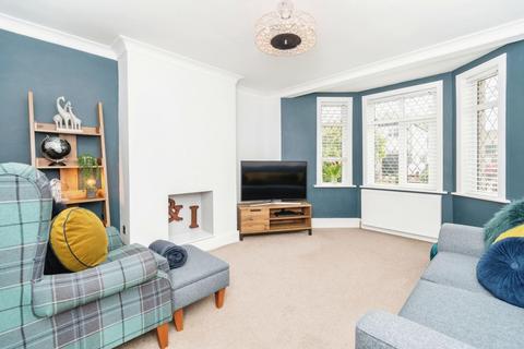 3 bedroom semi-detached house for sale, Hill Court Drive, Leeds