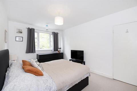 2 bedroom flat for sale, Longfield House, Ealing W5