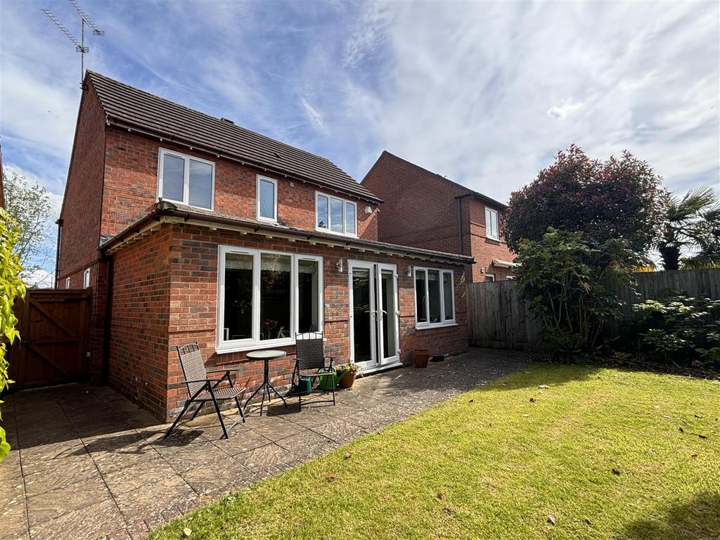 Whitehead Drive, Wellesbourne 4 bed detached house for sale £490,000