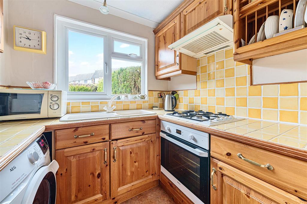 Wolfe Close, Crowborough 1 bed semidetached house for sale £210,000