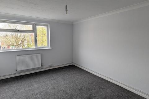 1 bedroom flat to rent, Kirby Road, North End