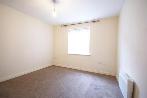 2 bedroom flat to rent, Riverside Drive, Anchor Quay