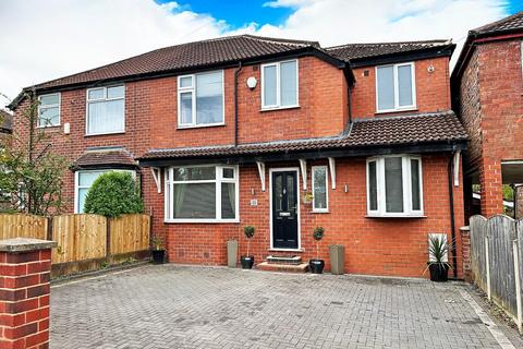 4 bedroom semi-detached house for sale, Clover Road, Timperley