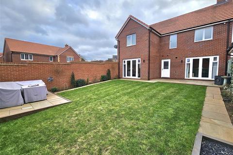 4 bedroom detached house for sale, Valegro Avenue, Newent