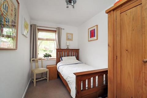 54 Riverstone Drive, Manchester, M23 9QW