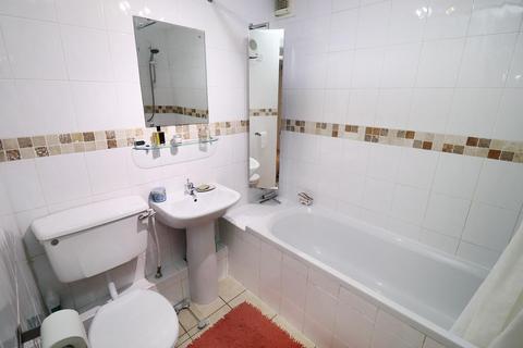 54 Riverstone Drive, Manchester, M23 9QW