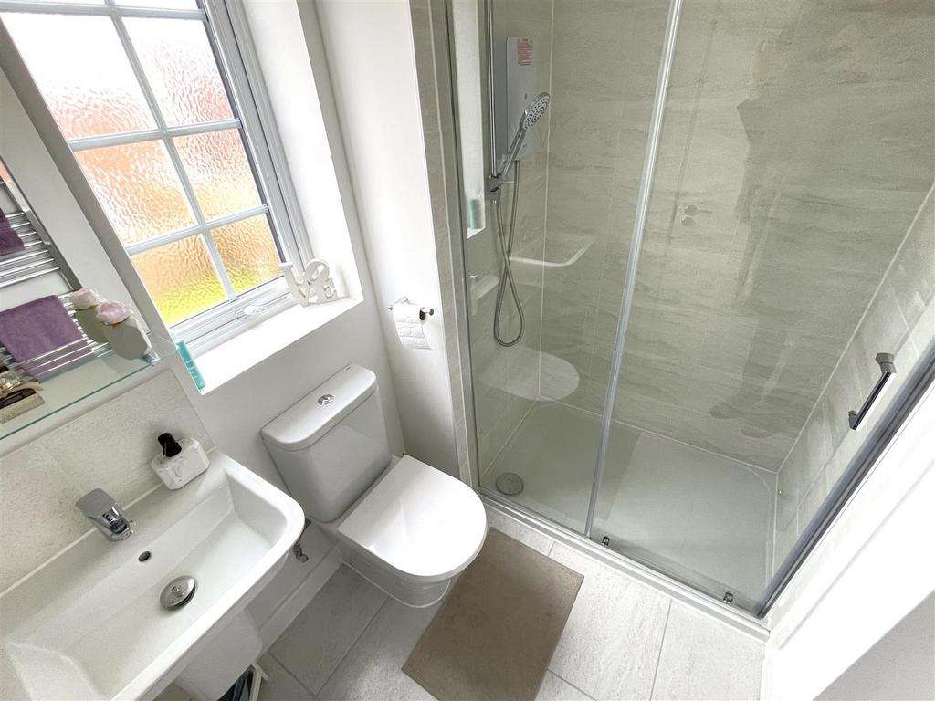 Ensuite shower room