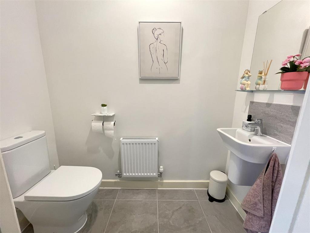 Ground floor cloak room