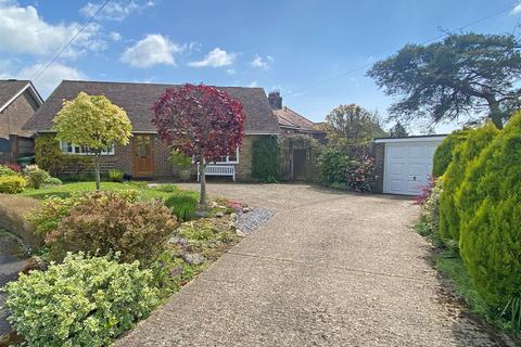 3 bedroom detached bungalow for sale, Derwent Close, Hailsham