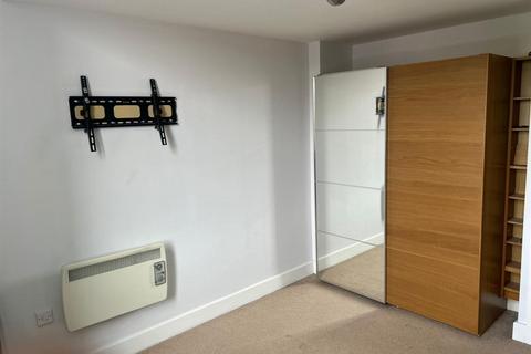 2 bedroom apartment to rent, Winker Green Lodge, Armley, Leeds